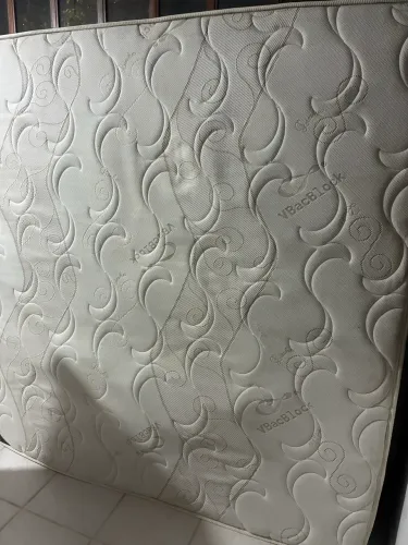 Colchão King size em Excelente estado 