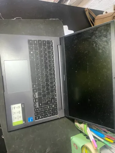 Vendo Notebook Samsung Galaxy Book Go em excelente estado de conservação.