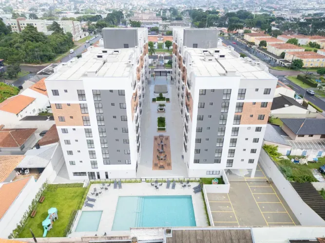 Apartamento para venda possui 52 metros quadrados com 2 quartos em Hauer - Curitiba - Para