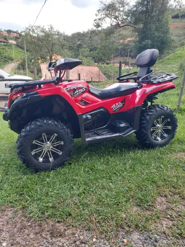 Quadricíclo CForce 450L