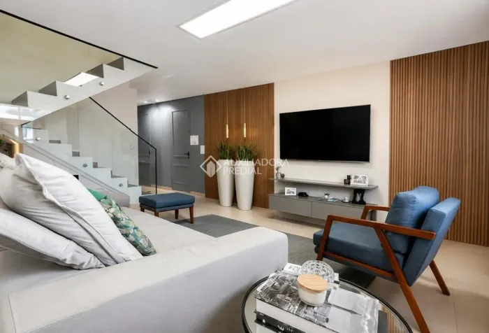 Casa 3 dormitórios 150m2 privativos 2 vagas de garagem no bairro Ingleses