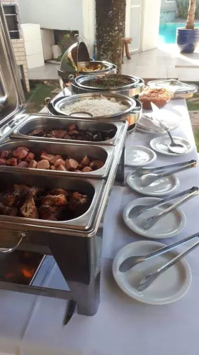  Churrasqueiro 150,00 e buffet completo 65,00 por pessoa. 
