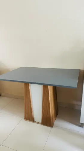 Mesa de 4 lugares
