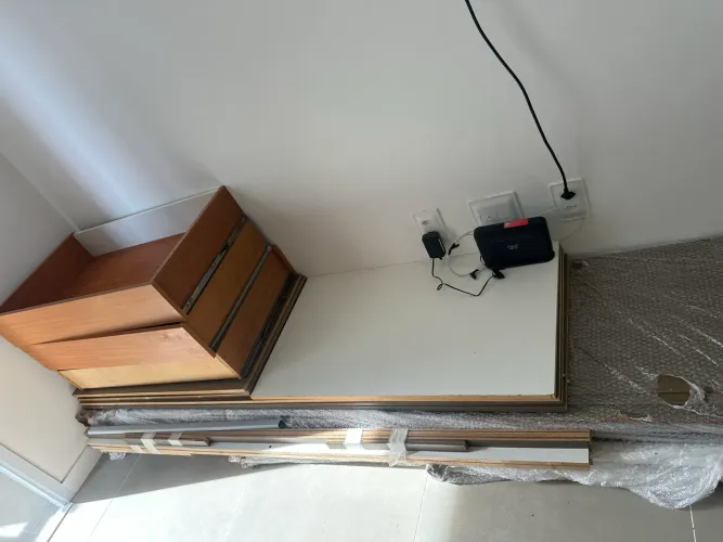 Vendo guarda roupa quatro portas está desmontado 