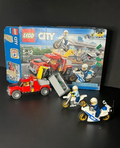 LEGO City 60137 | Tow Truck Trouble<br><br>R$250