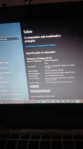 Notbook HP trincado na  tela mais não interfere em nada pc bom pra jogar