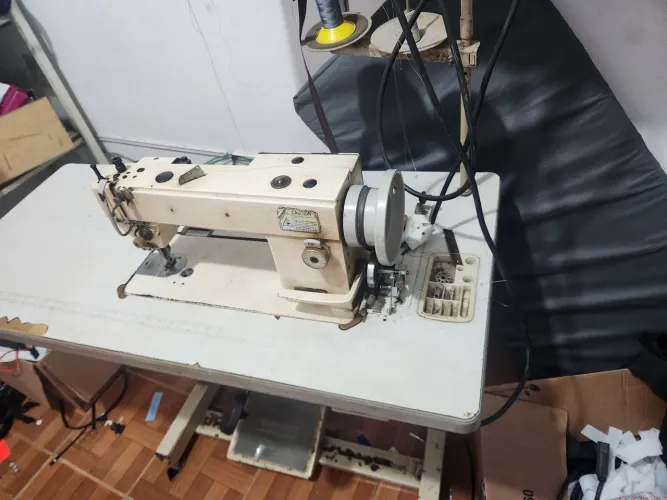 Maquina de costura industrial transporte duplo da marca lanax em excelente estado