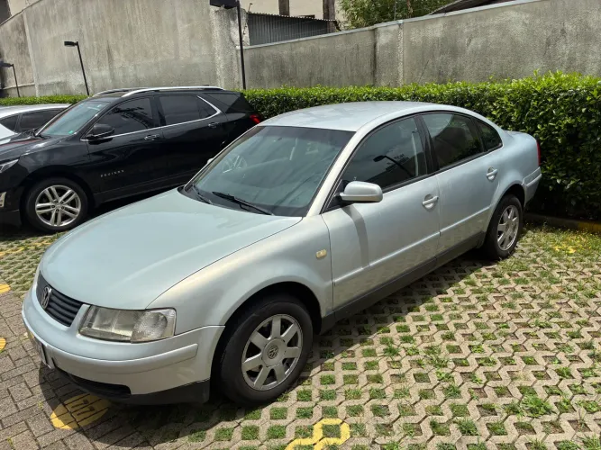 Volkswagen Passat 1.8 Mec. 1999