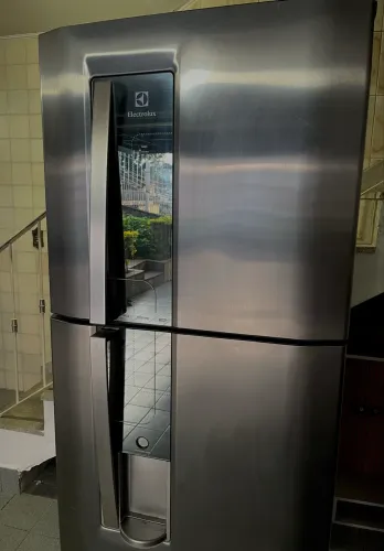 Geladeira Eletrolux Sem Nenhuma avaria 