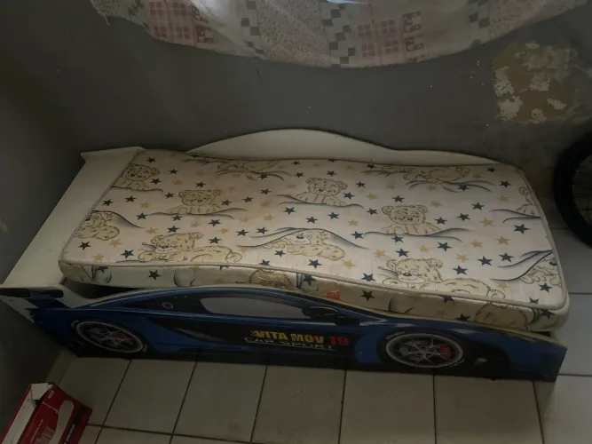 Vende se cama infantil com colchão