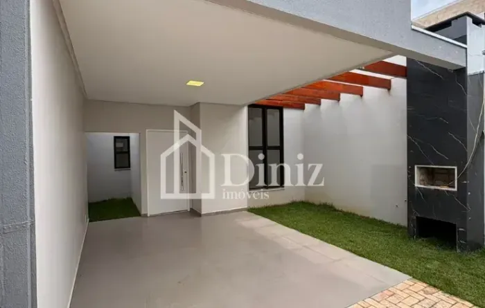Casa para venda tem 105 metros quadrados com 3 quartos, sendo 1 suíte em Residencial Cerej