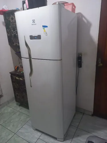 Geladeira consul semi nova