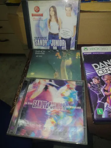 Cds Sandy e Junior, originais, bom estado.