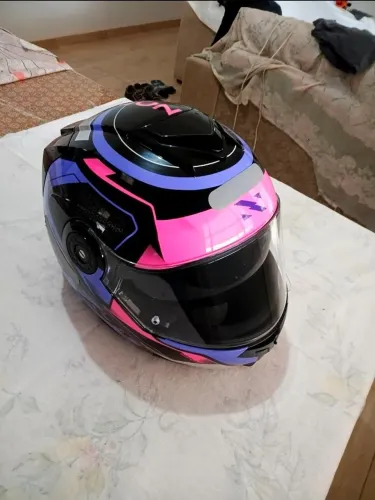 Capacete norisk escamoteavel com óculos interno