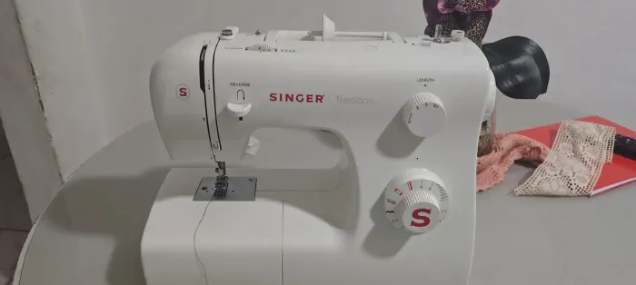 Máquina de costura Singer