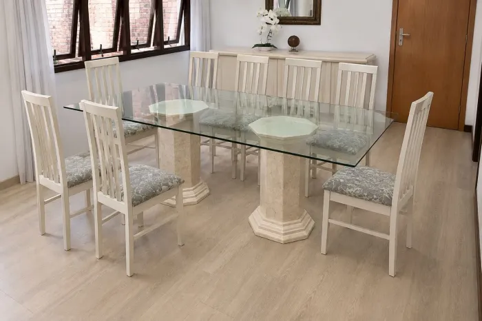 Mesa com cadeiras