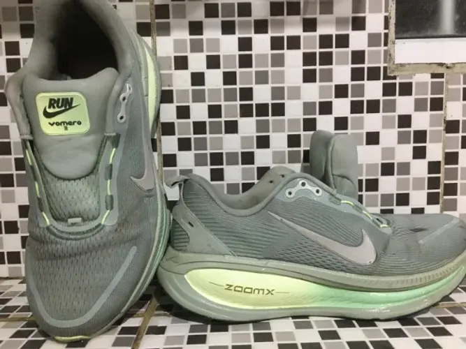 Nike Vomero 18 Masculino Original - BR 43