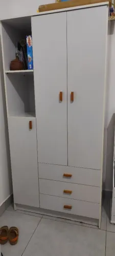 Guarda-roupa e cômoda infantil 