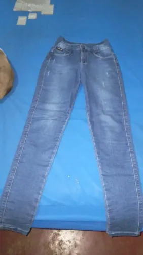 Tô vendendo uma calça dins da marca viasete denim por 80,00 enteressados me chame no zap 3