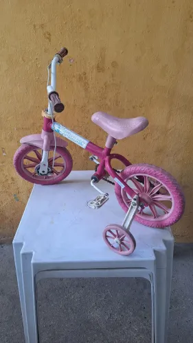 Bicicleta e velocípede infantil