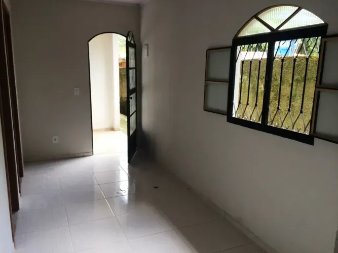 CASA LINEAR COM 02 QUARTOS NA CANECA FINA GUAPIMIRIM