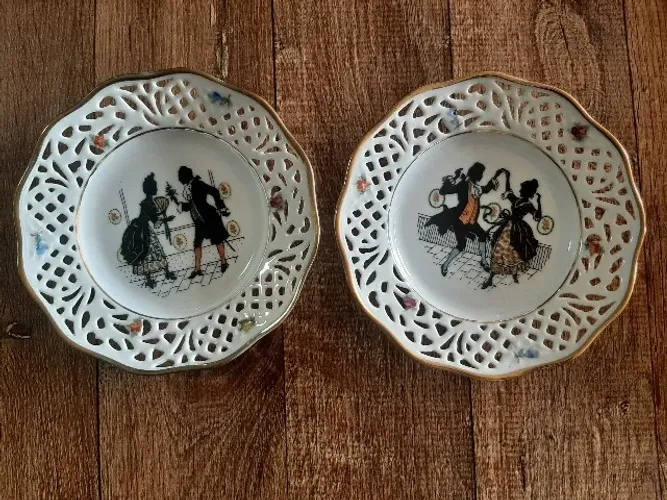 Antigo Par Pratos Vazados Porcelana Carl Schumann Arzberg Alemanha-Diametro 15cm Impecável