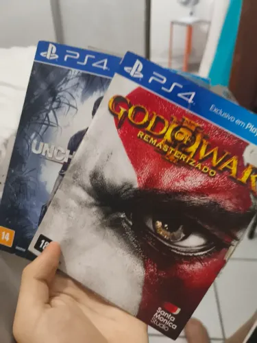 God of que e uncharted 4 ps4