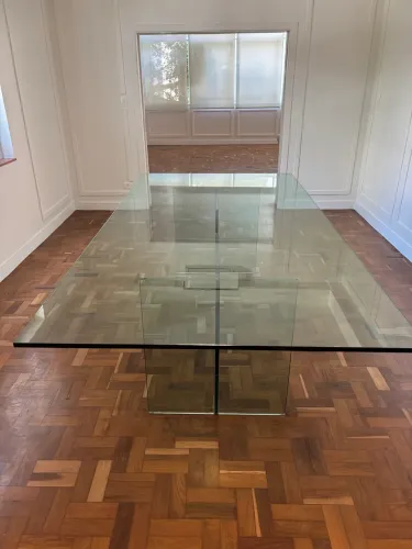 Mesa de jantar de vidro