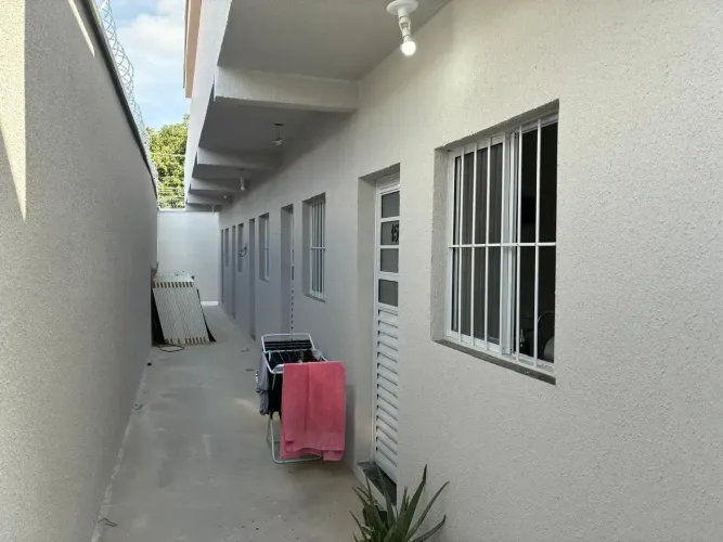 Locação: Está Alugando Kitinet. No Bairro Jd. Da Granja Na Reg. Leste.