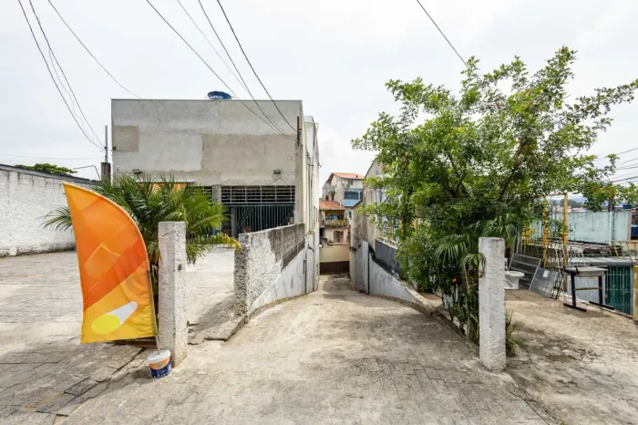 Casa comercial na Avenida Alexios Jafet, 2186 110 m²