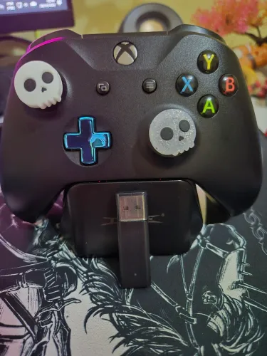 Controle Xbox One + Dock + Dongle PC