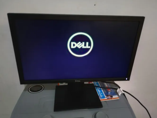Monitor Full HD Dell 20 polegadas...novo sem nenhum detalhe .