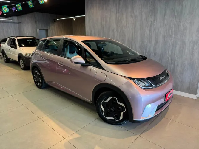BYD Dolphin EV (Elétrico) 2025
