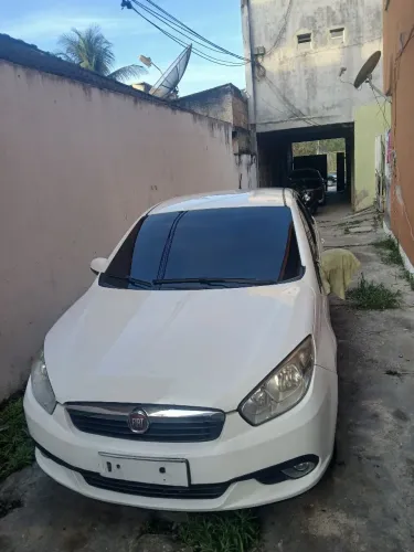 Fiat Grand Siena Essence 1.6 Flex 16V 2016
