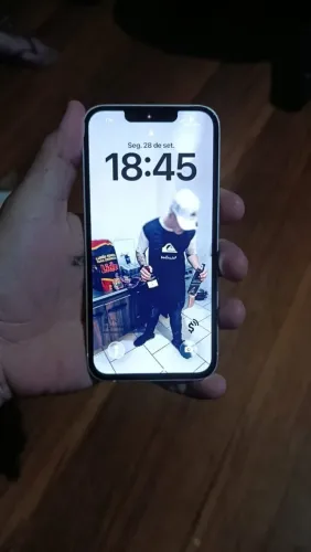 iPhone 13 128GB Rose - Traseira trincada e toque fantasma | Bateria 89% e Face ID OK.