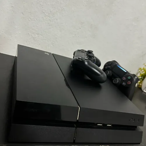 Ps4 - 2 Tera e dois controles