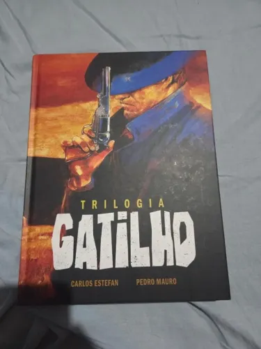 HQ Trilogia Gatilho Com Sketch e Autografo de Pedro Mauro