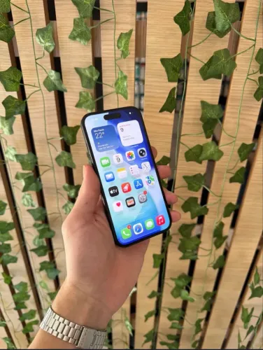 iPhone 16