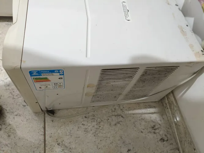 Ar-Condicionado de Janela Springer Midea 12.000 BTUs (220V)