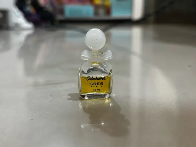 Miniatura perfume Cabochard gres paris- item de colecionador