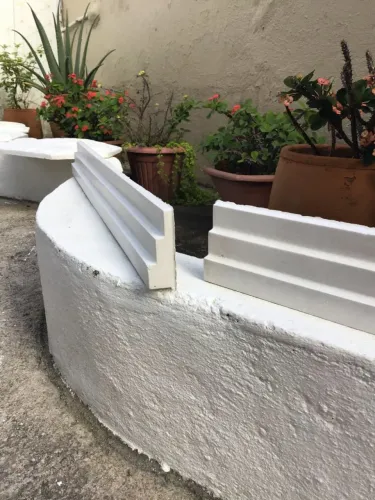 Moldura de rodateto/rodapé