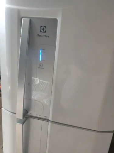 Geladeira Electrolux Frost Free com painel digital ENTREGO