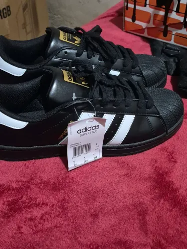 Tenis adidas superstar