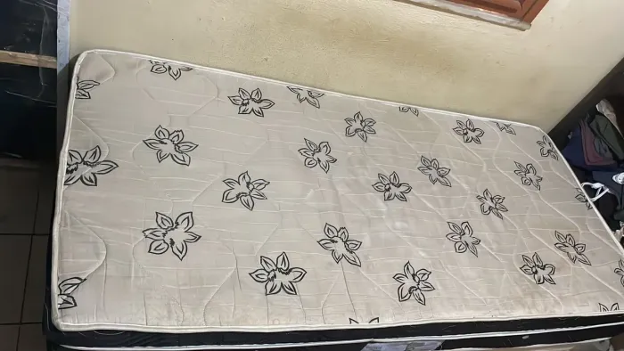 Cama de solteiro 