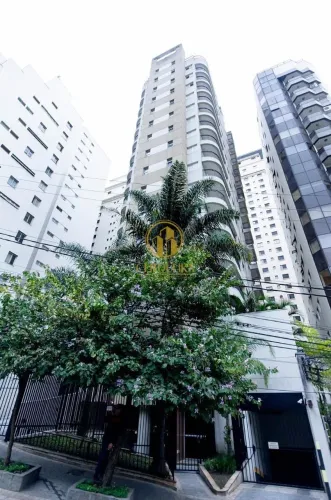 Apto com Varanda  Em Frente ao Shopping!