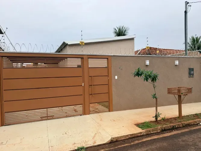Casa terrea espaçosa a venda na vila Margarida