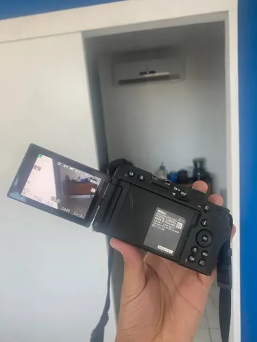 NIKON Z30 + NIKKOR 28mm f/2.8 ORIGINAL - R$ 6.500 ( DE GRAÇA )