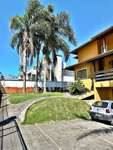Casa, 4 dormitórios, sendo 3 suítes, Condomínio Hípico Campestre, bairro Potecas, São José