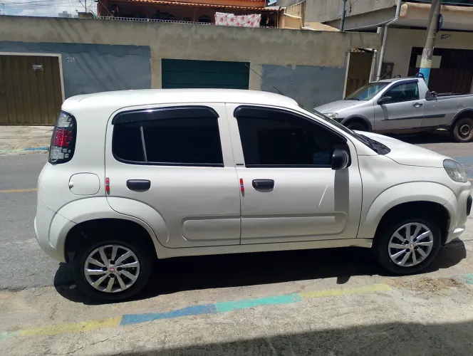 Fiat Uno Attractive 1.0 Flex 6V 5P 2017
