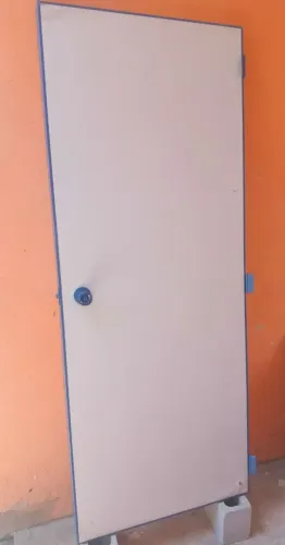 Porta e Divisórias Usada - Nova Iguaçu/RJ